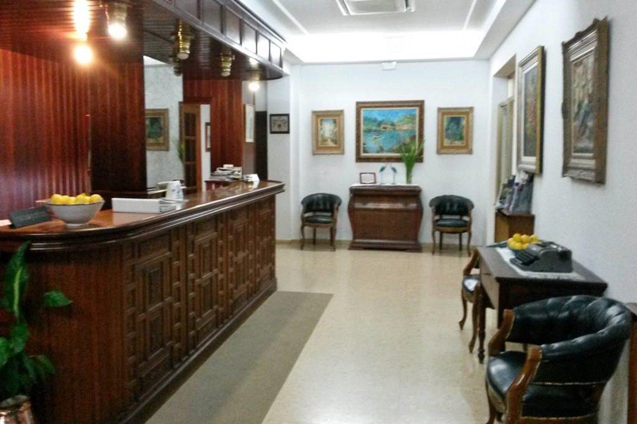 Hotel Gaya Peguera Buitenkant foto