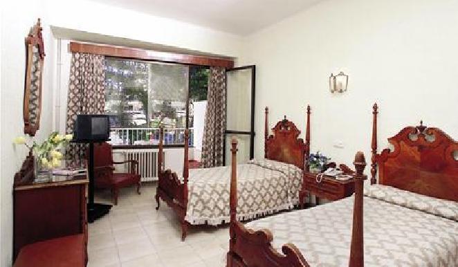 Hotel Gaya Peguera Buitenkant foto